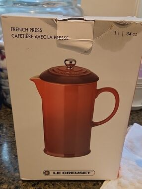 LE CREUSET french Press 34 Oz Metalic Gray Like NEW